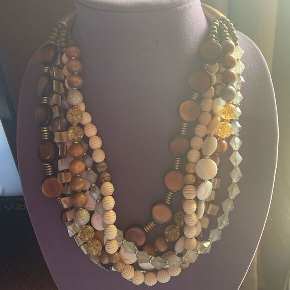 Stone/Shell Necklace  - Picture 6 of 6